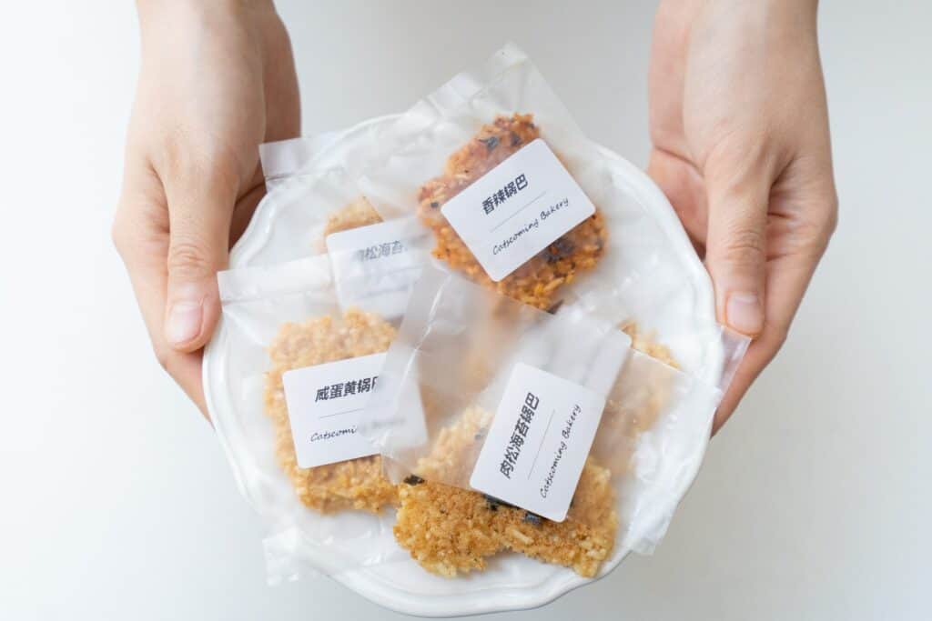 what the best cookie packaging for freshness - plastic wrappers